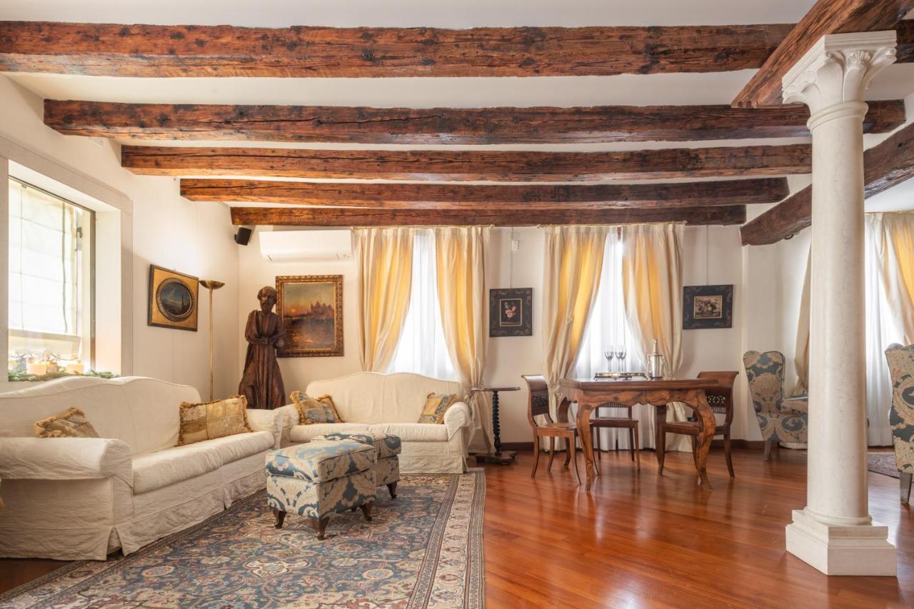 Garden Mansion With Private Mooring R&r Apartment Venice