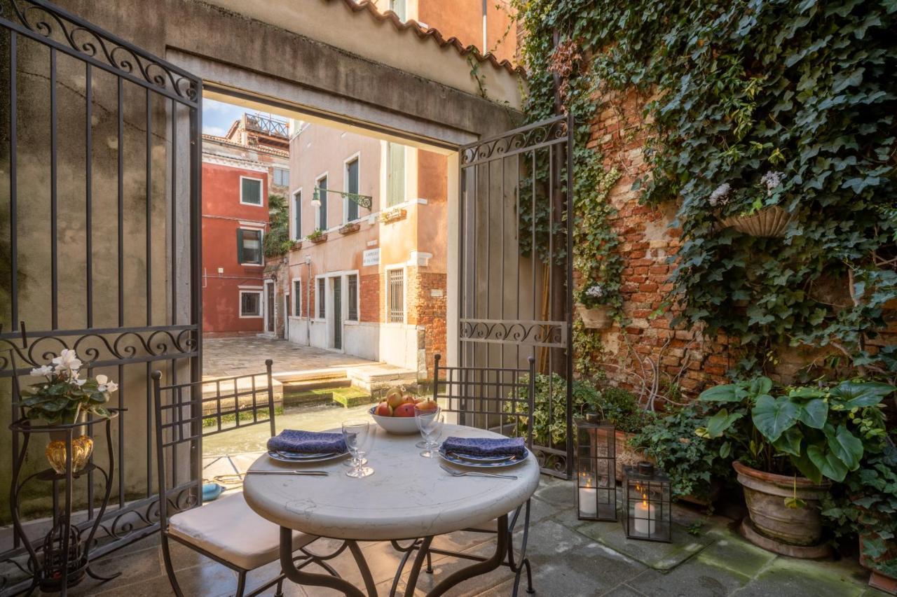 Apartment Garden Mansion With Private Mooring R&r