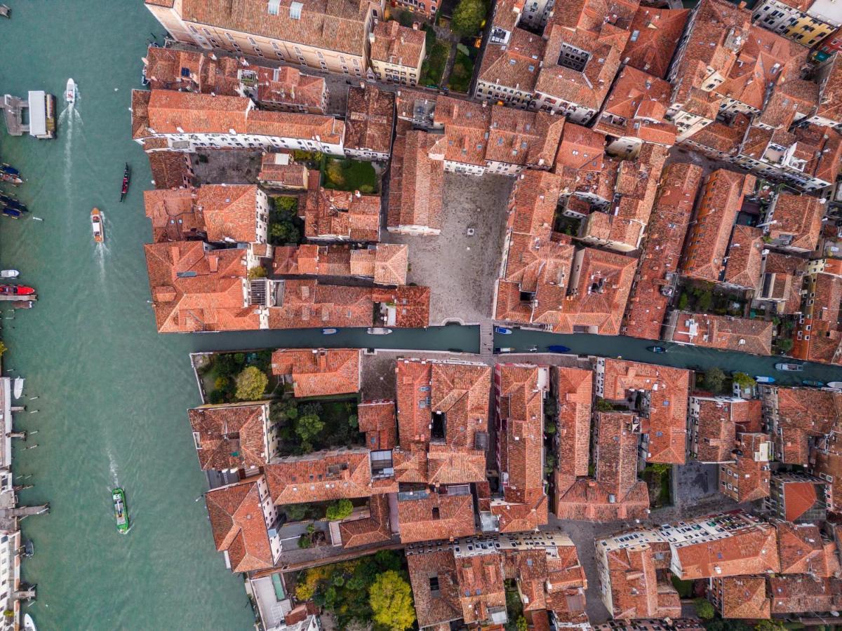 Apartment Garden Mansion With Private Mooring R&r Venice