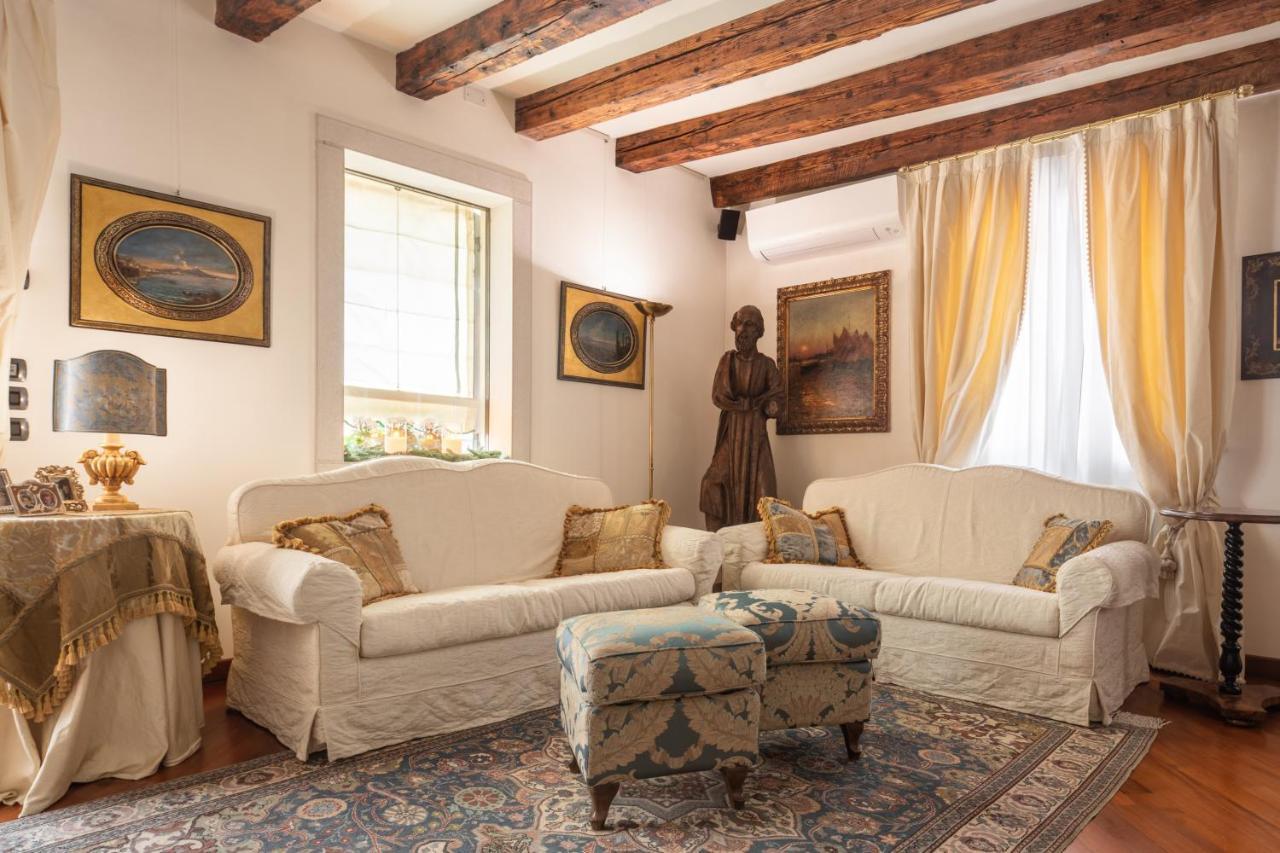 Garden Mansion With Private Mooring R&r Venice