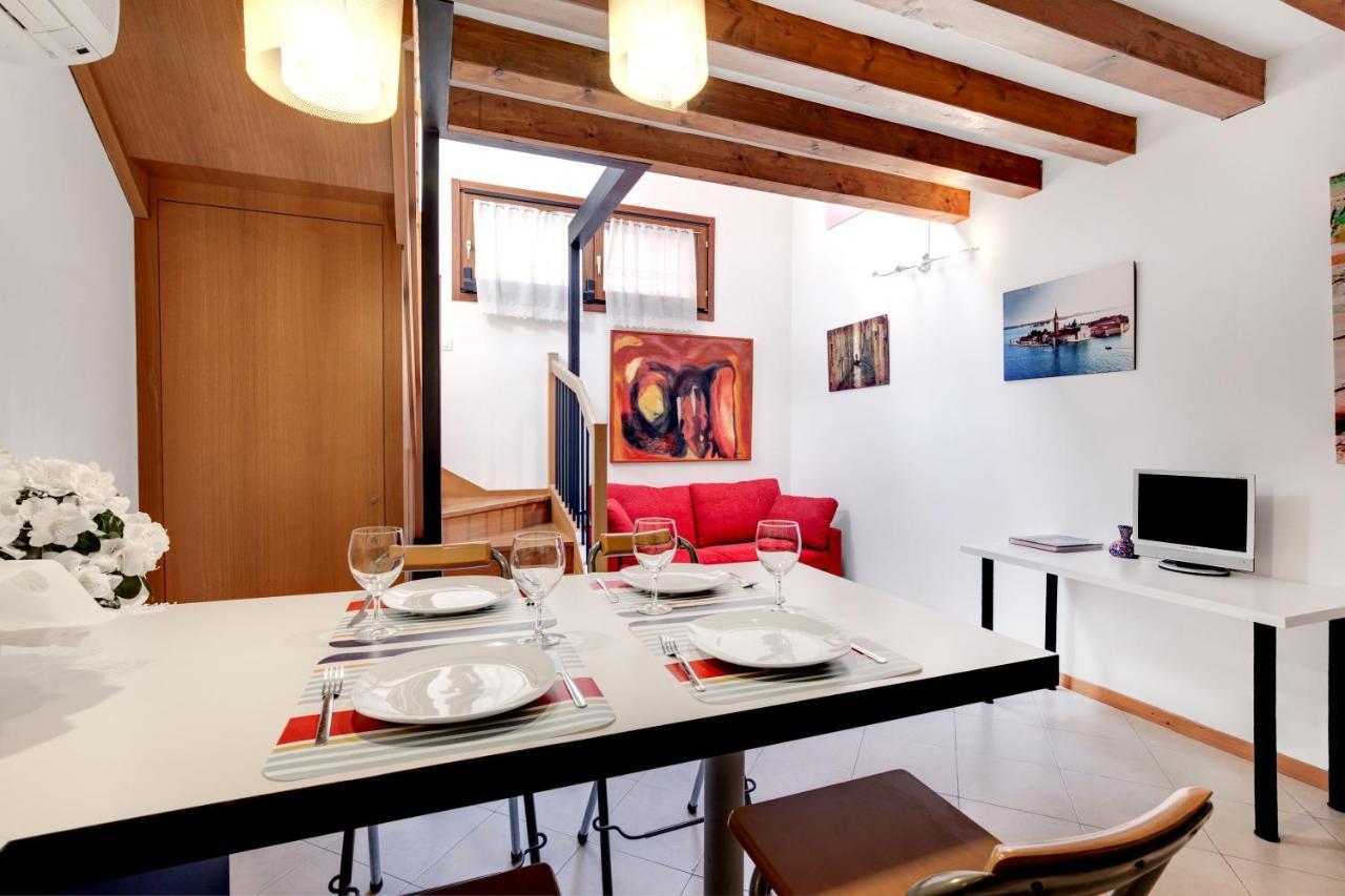 Little Canal 14 Apartment *