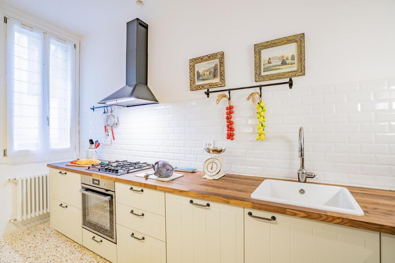 Ca' San Beneto Completely Refurbished In A Fabulously Area *