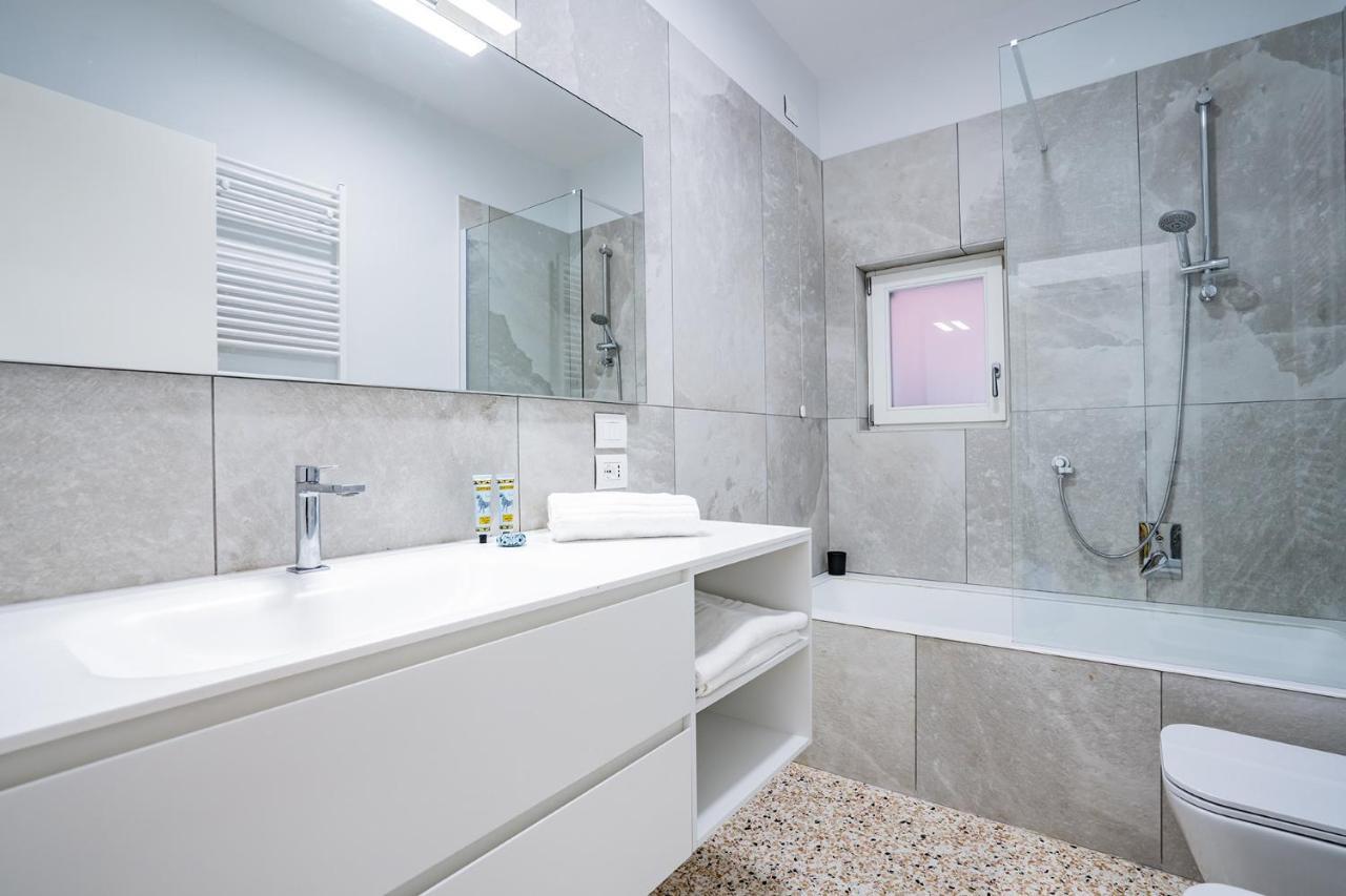 Ca' San Beneto Completely Refurbished In A Fabulously Area Venice