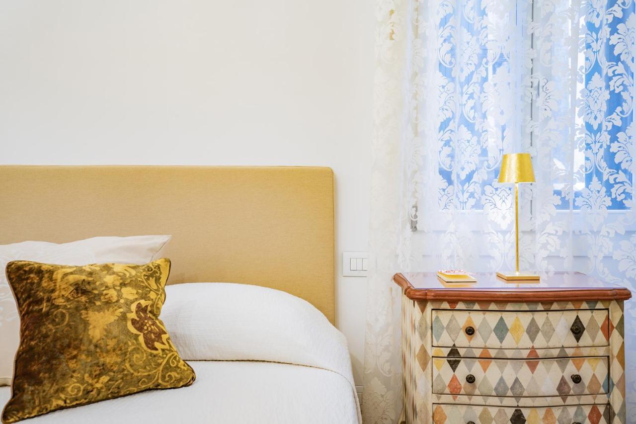 Apartment Ca' San Beneto Completely Refurbished In A Fabulously Area Venice
