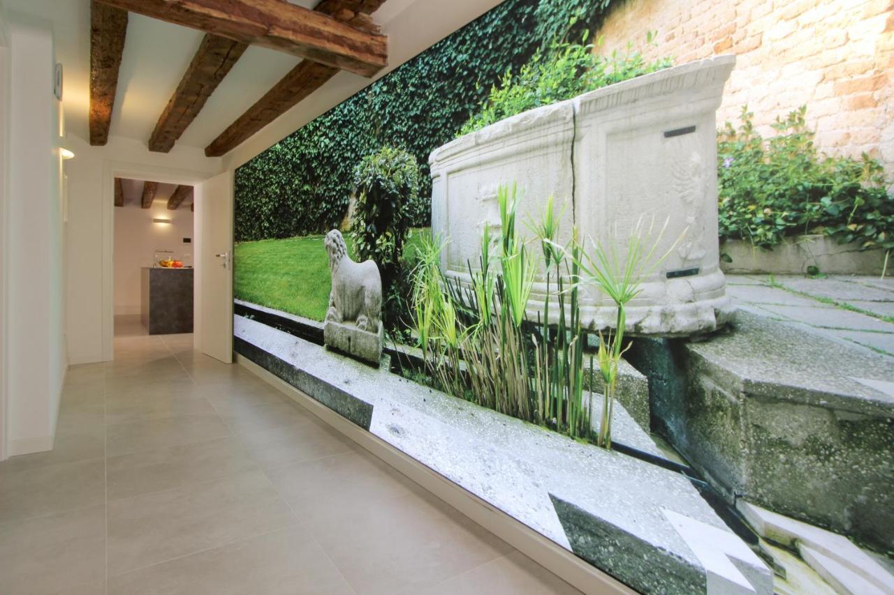 Modern Art Apartment *
