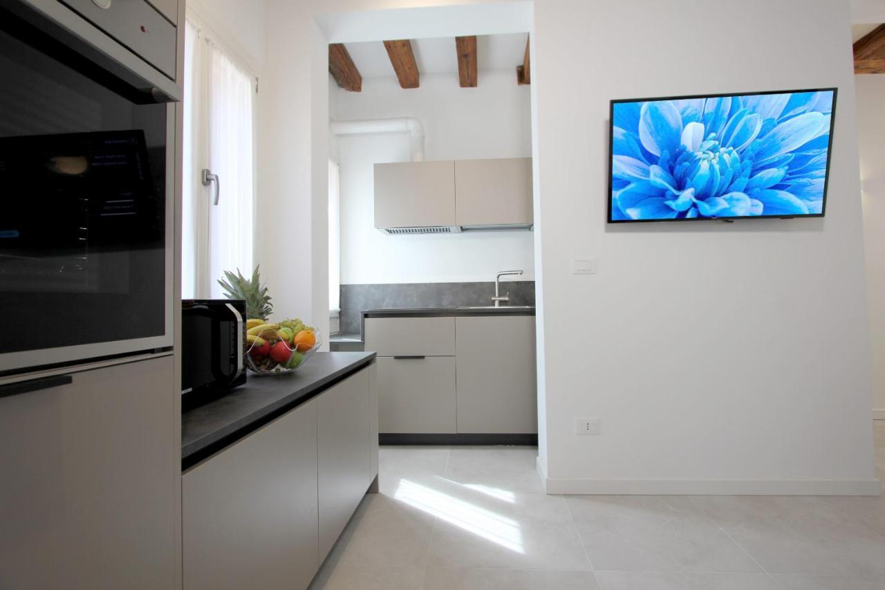 Modern Art Apartment Venice