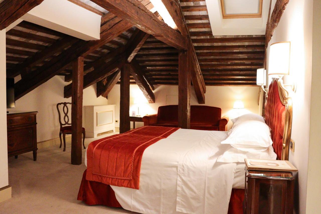 Ai Cavalieri Di Hotel 4*