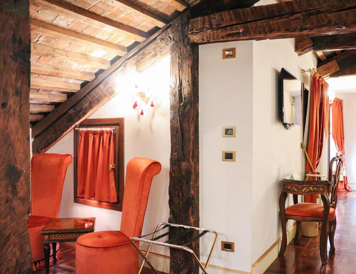 Hotel Ai Cavalieri Di 4*