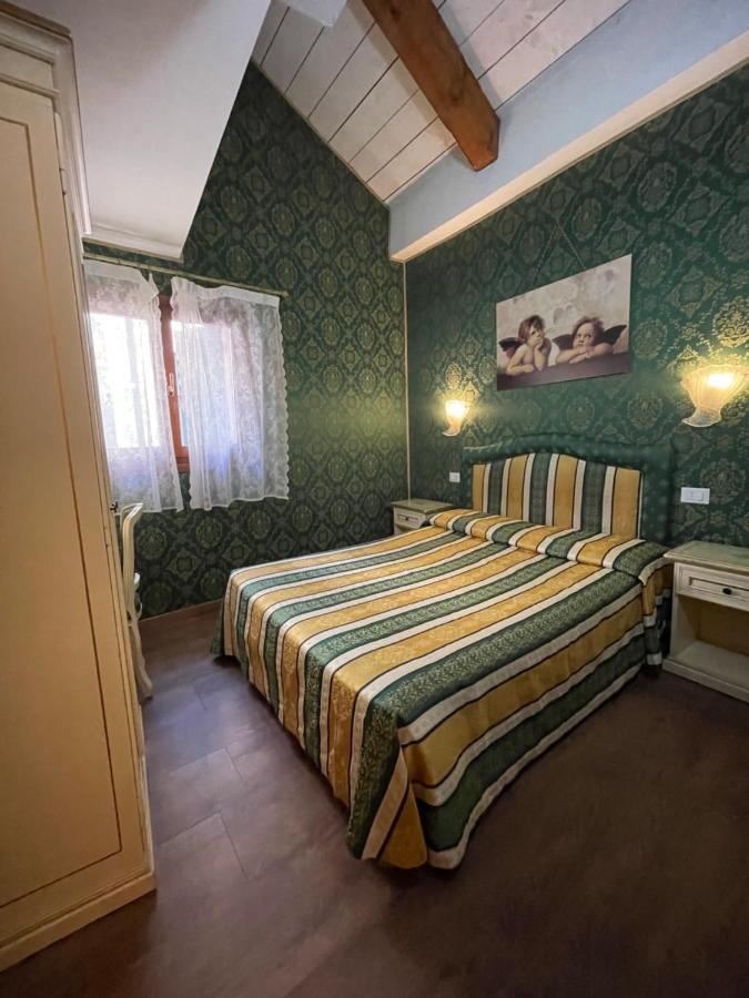 Residenza La Campana Guest house