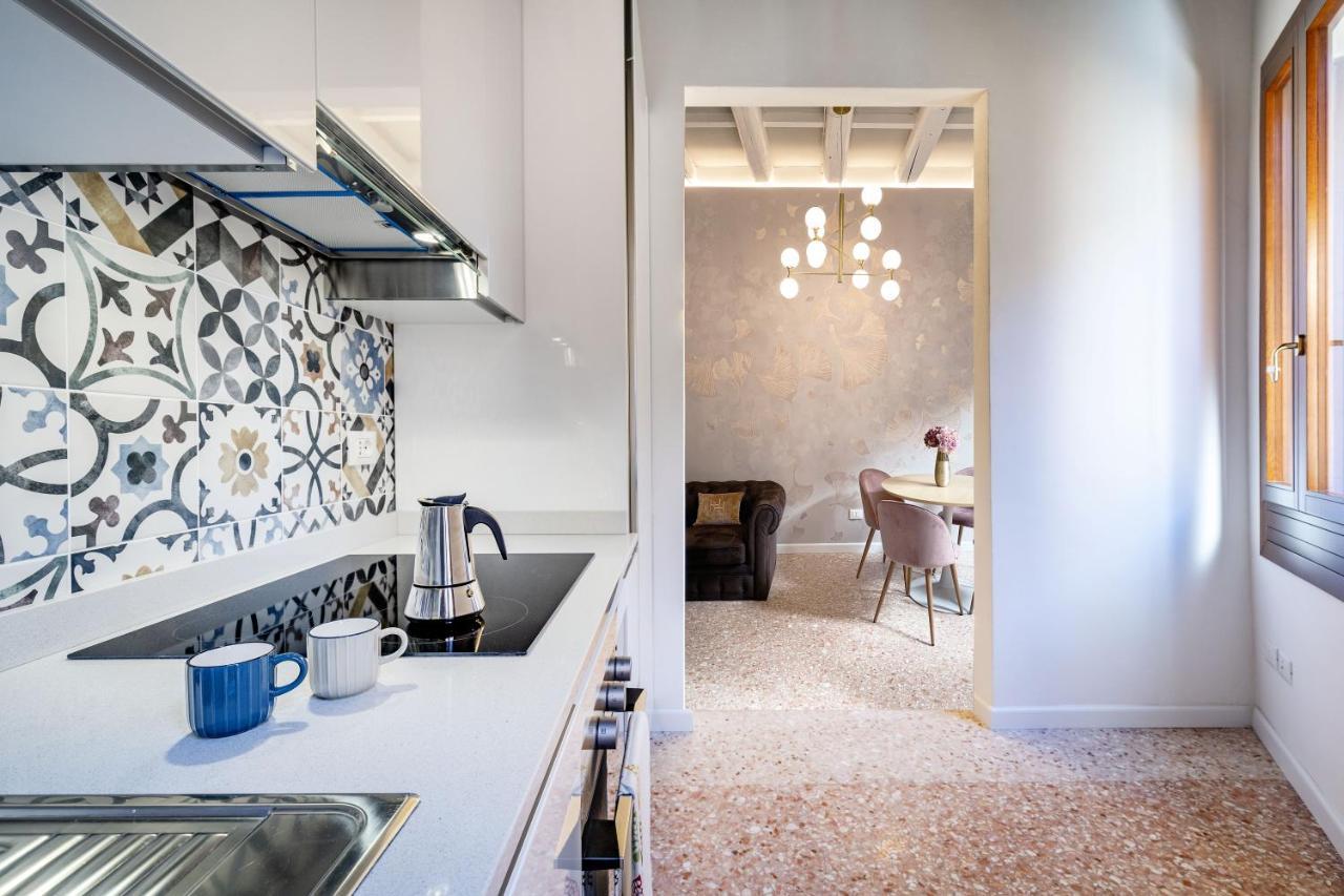 Querini Suite-balcony On Canal, Close To San Marco Apartment Venice