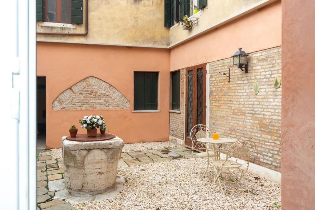 Huge Design With Private Garden Apartment *