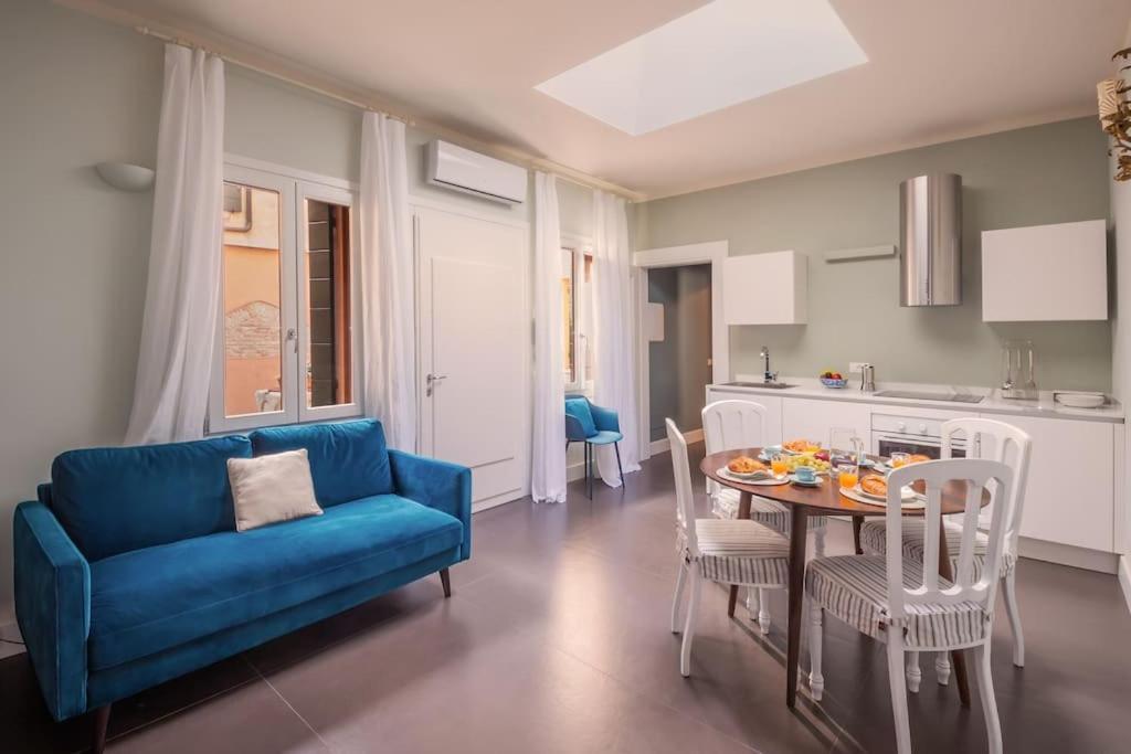 Huge Design With Private Garden Apartment *