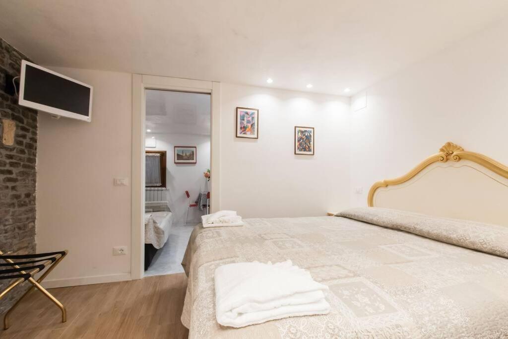 Ca'mariagrazia Flat In With Private Patio Apartment