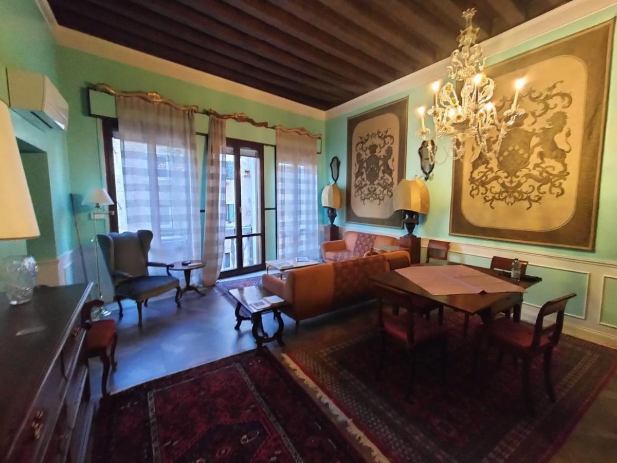 Luxury Near Rialto Bridge Apartment *