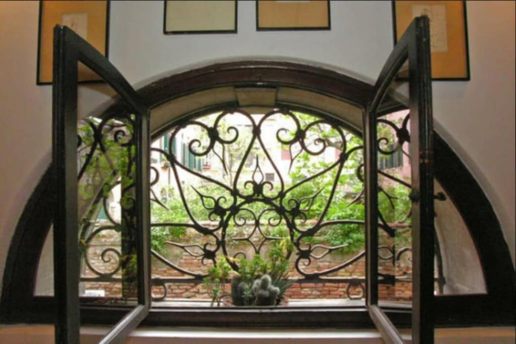 Walk On The Water ✧ 5 Minutes To Rialto Bridge Apartment