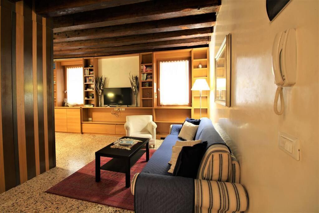 San Marco Charming With Canal View Appartamento *