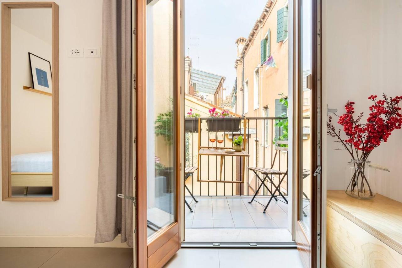 Hinc Domus - Historical Center Guest house *