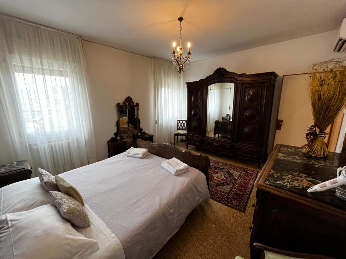 Apartment Ca Susanna Near Train Station *