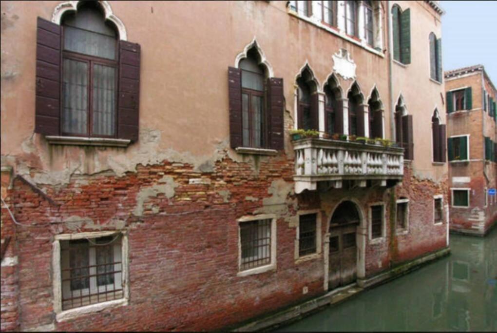 Walk On The Water ✧ 5 Minutes To Rialto Bridge Apartment *