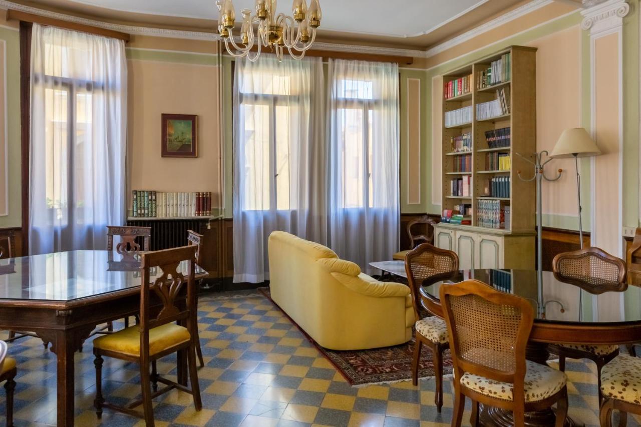 Domus Civica * Veneza