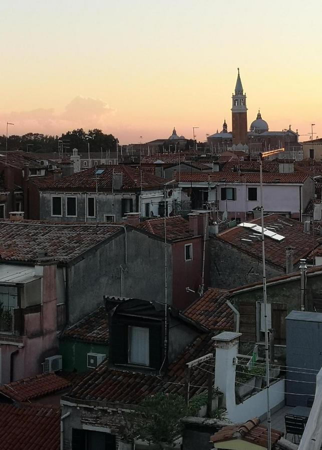Biennale Area With Terrace And View! * Venice