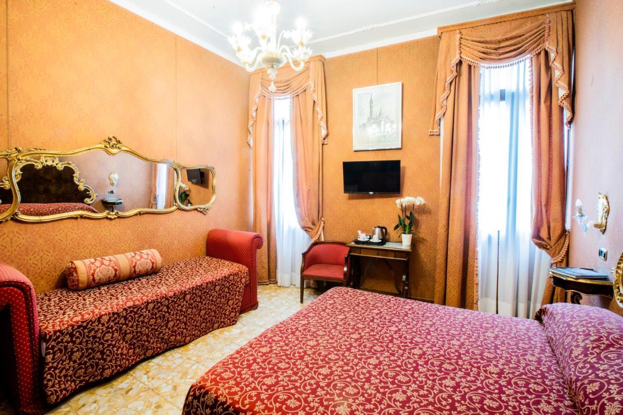 Hotel Ateneo 3*