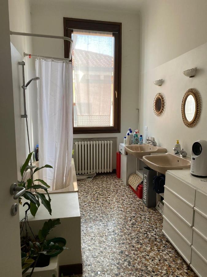 Apartamento Al Centro Di 6 Posti Letto Veneza