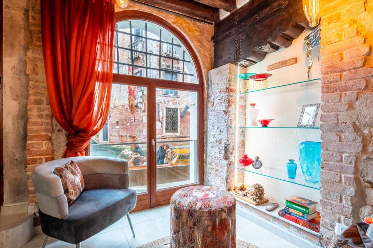 Apartamento Casa Manina Sul Ponte - Your Private Canal View Veneza