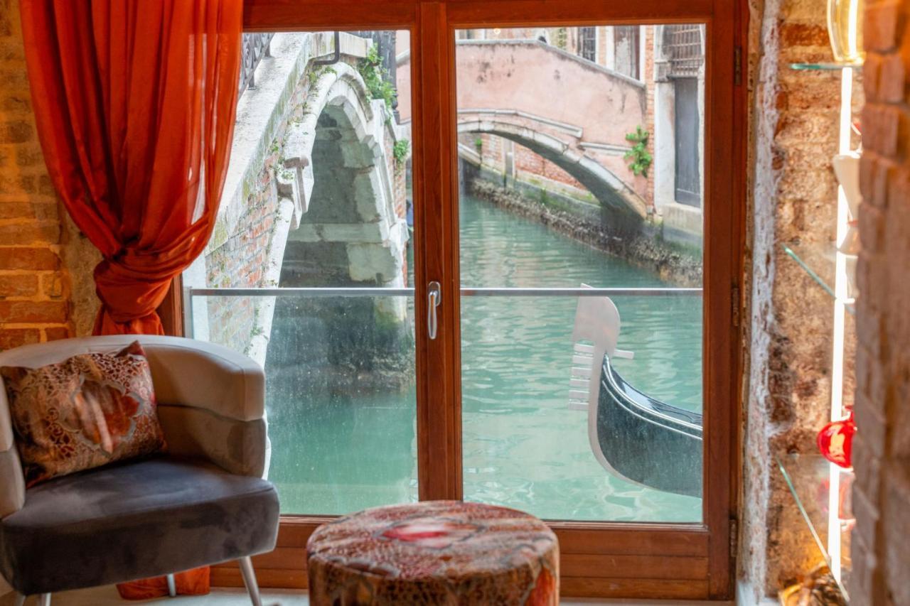 Casa Manina Sul Ponte - Your Private Canal View Veneza