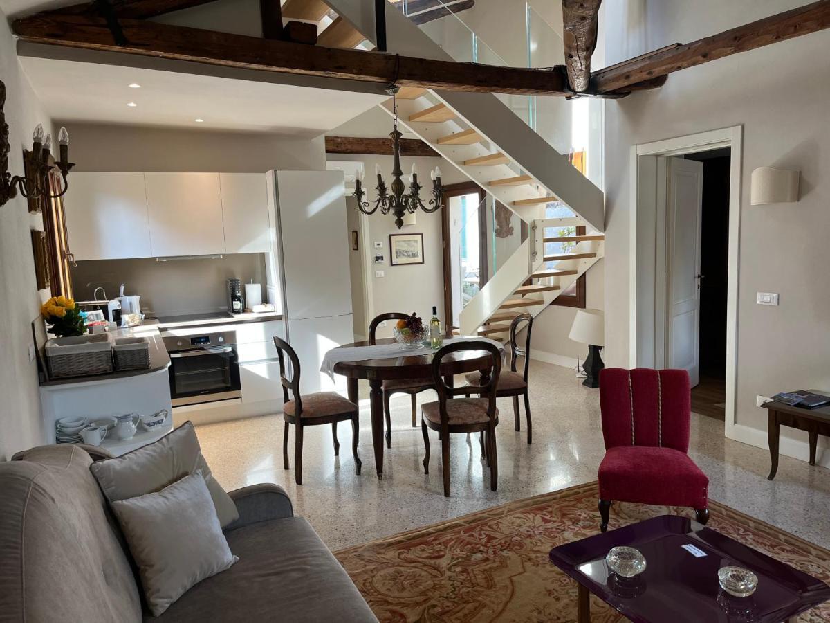 Palazzo Veneziano Direct At The Canal With Roof Terrace * Veneza