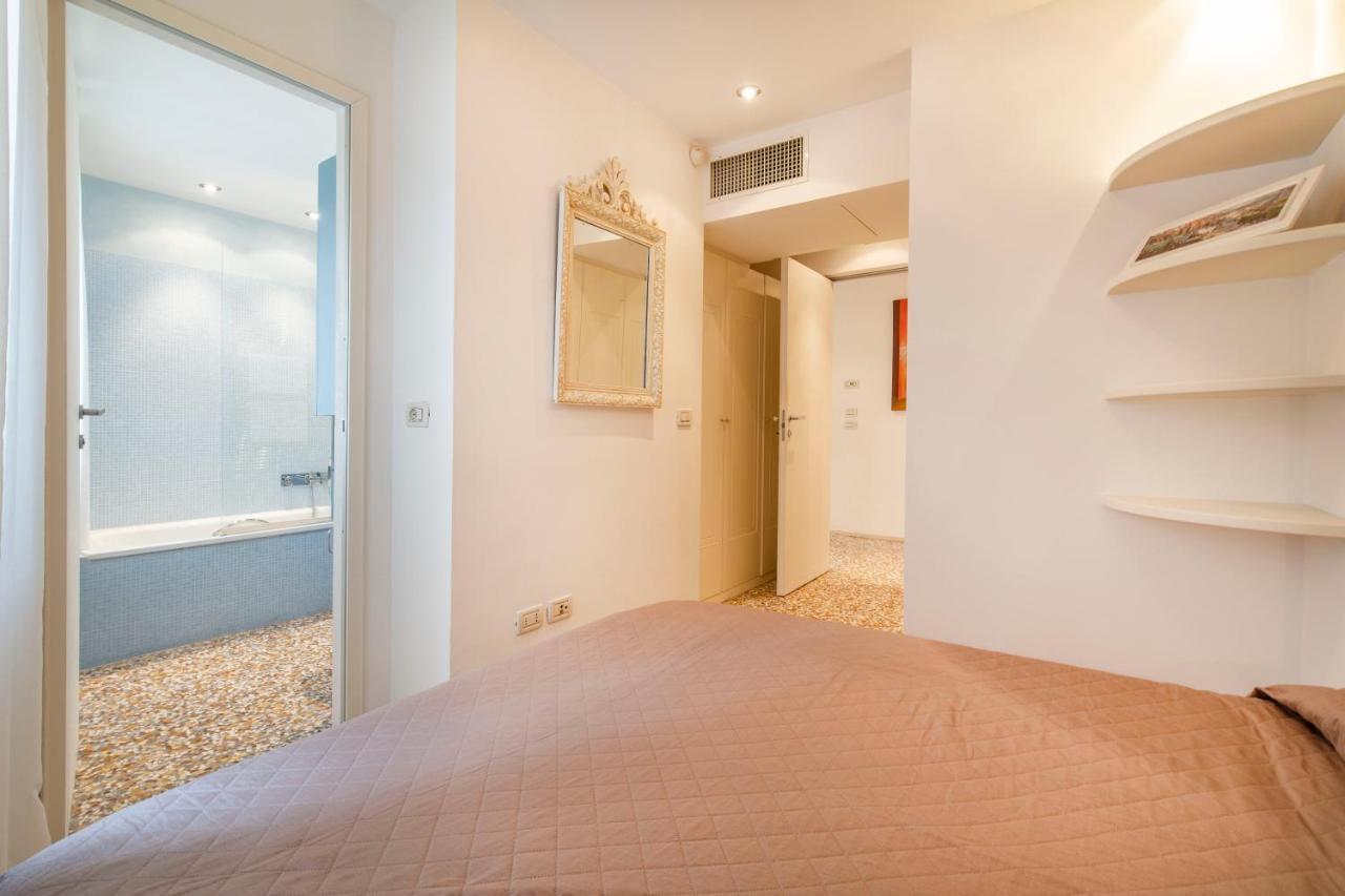 Friari Suite-luxury Apt. Close To Rialto Bridge Apartment Venice