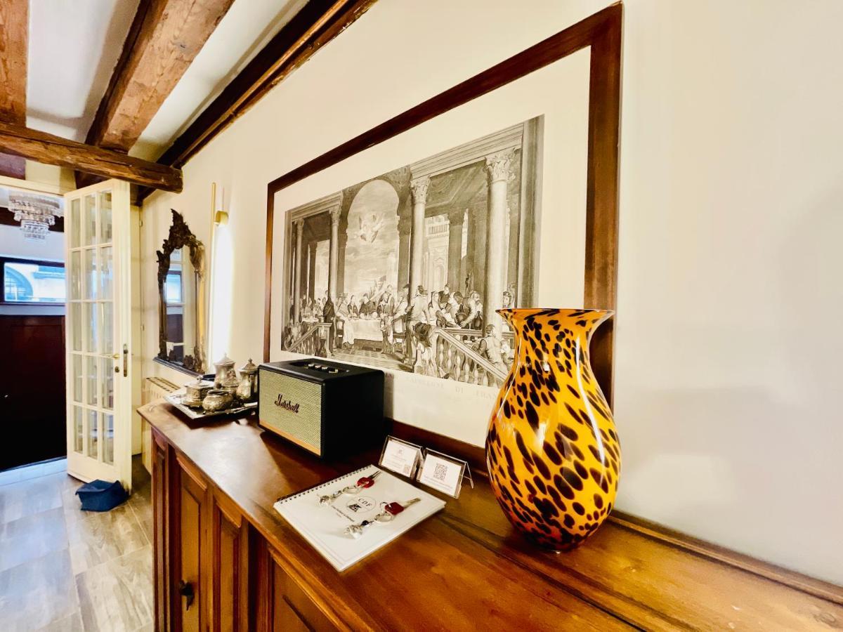 Apartment Casa Furlani Ai Dalmati - Your On The Canal Venice