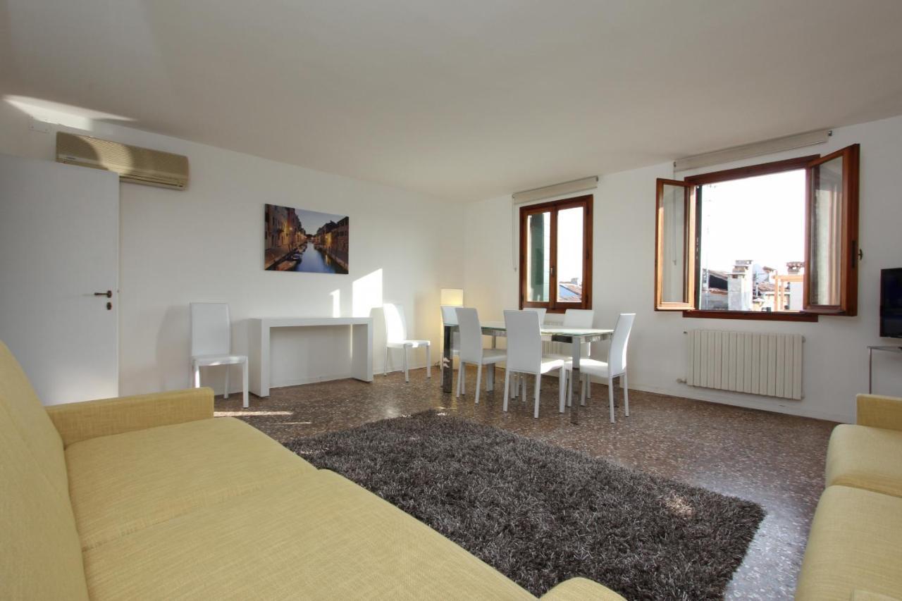 Rialto Apartment *