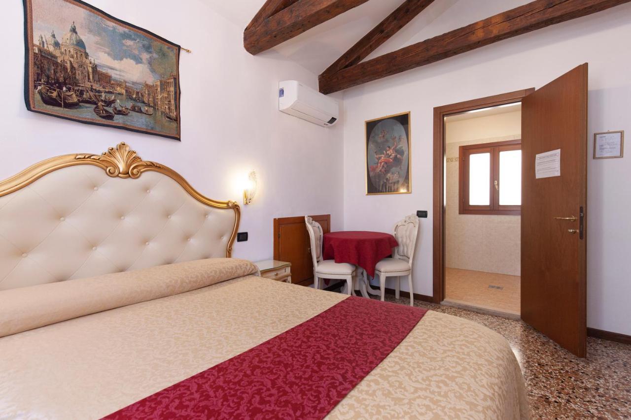 Guest house Alloggi Ss Giovanni E Paolo Venice