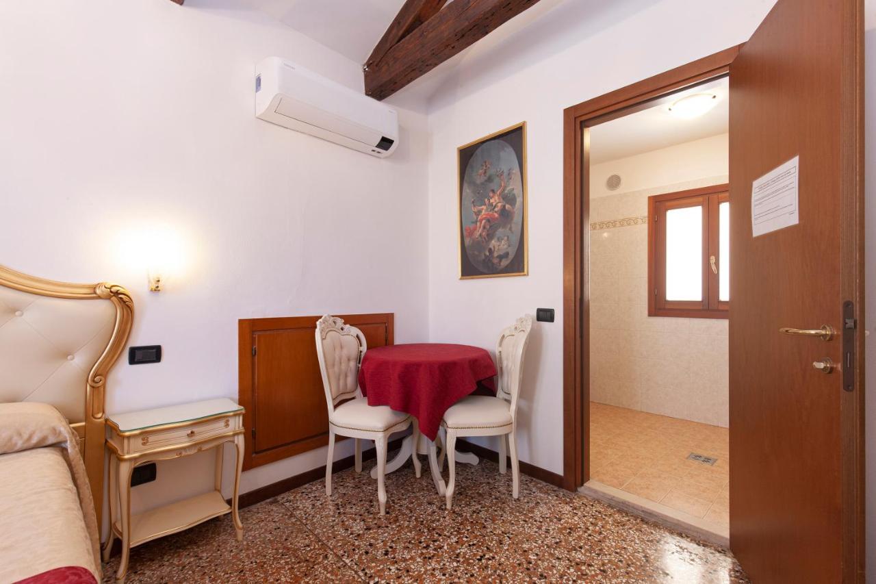 Alloggi Ss Giovanni E Paolo Guest house