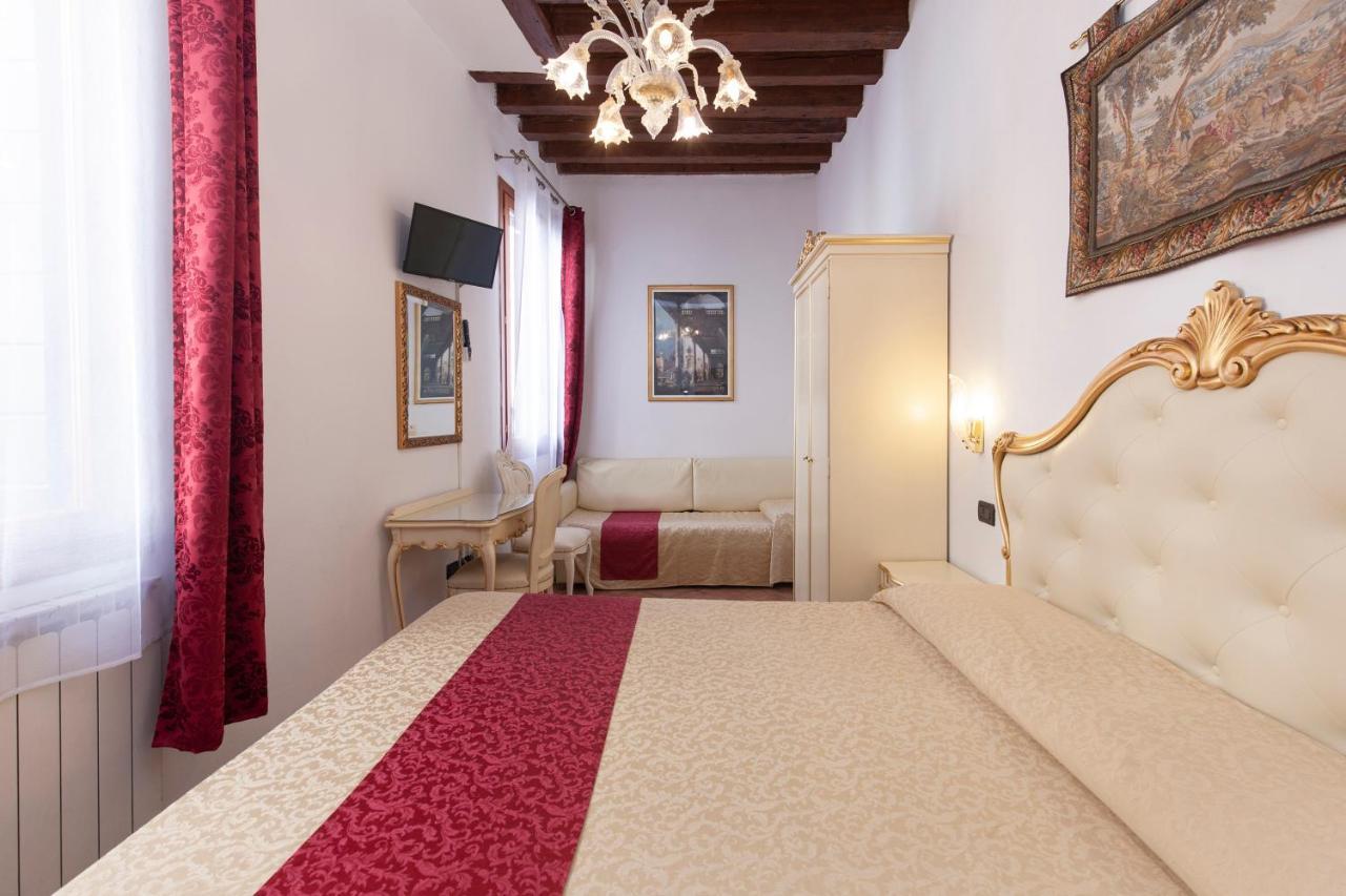 Guest house Alloggi Ss Giovanni E Paolo 2*