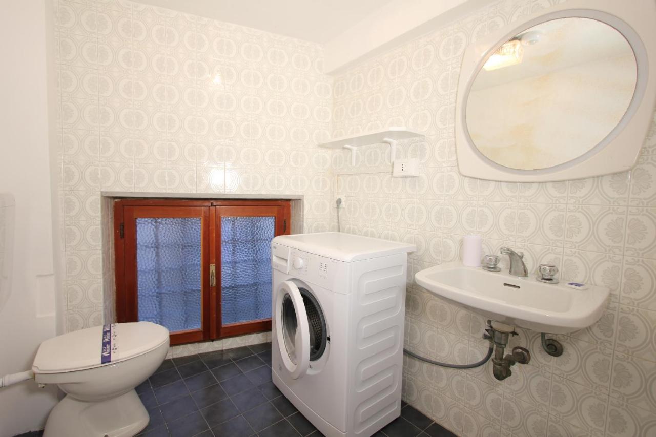 Corner Canal View Apartment Venice