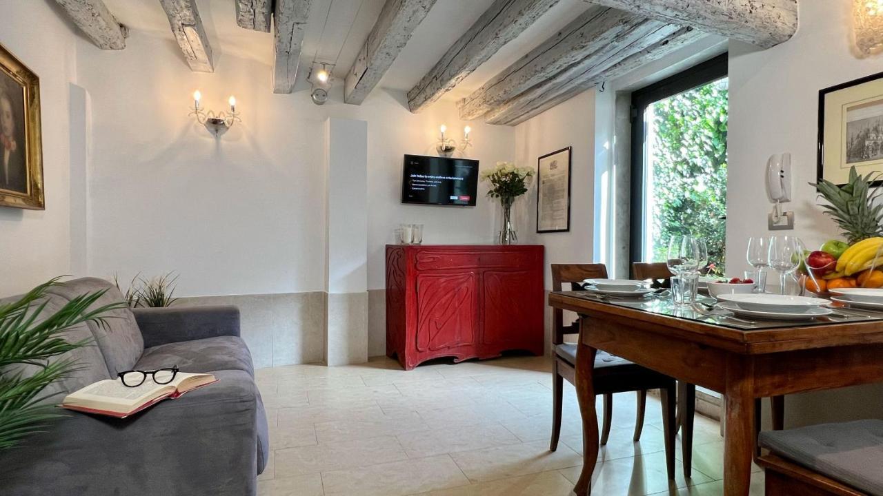 Apartment Flowery
