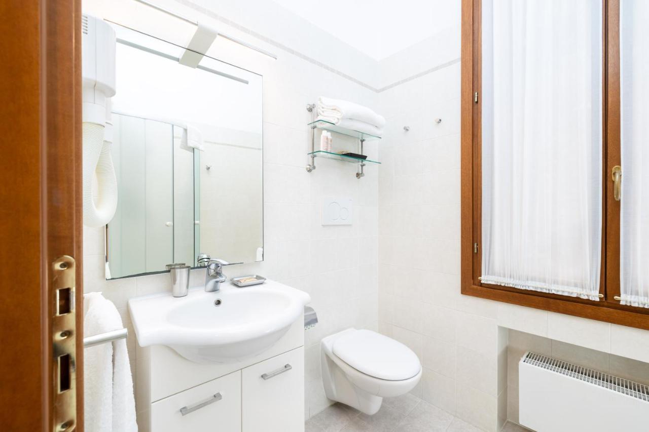 Ca' Foscolo Aparthotel 2*