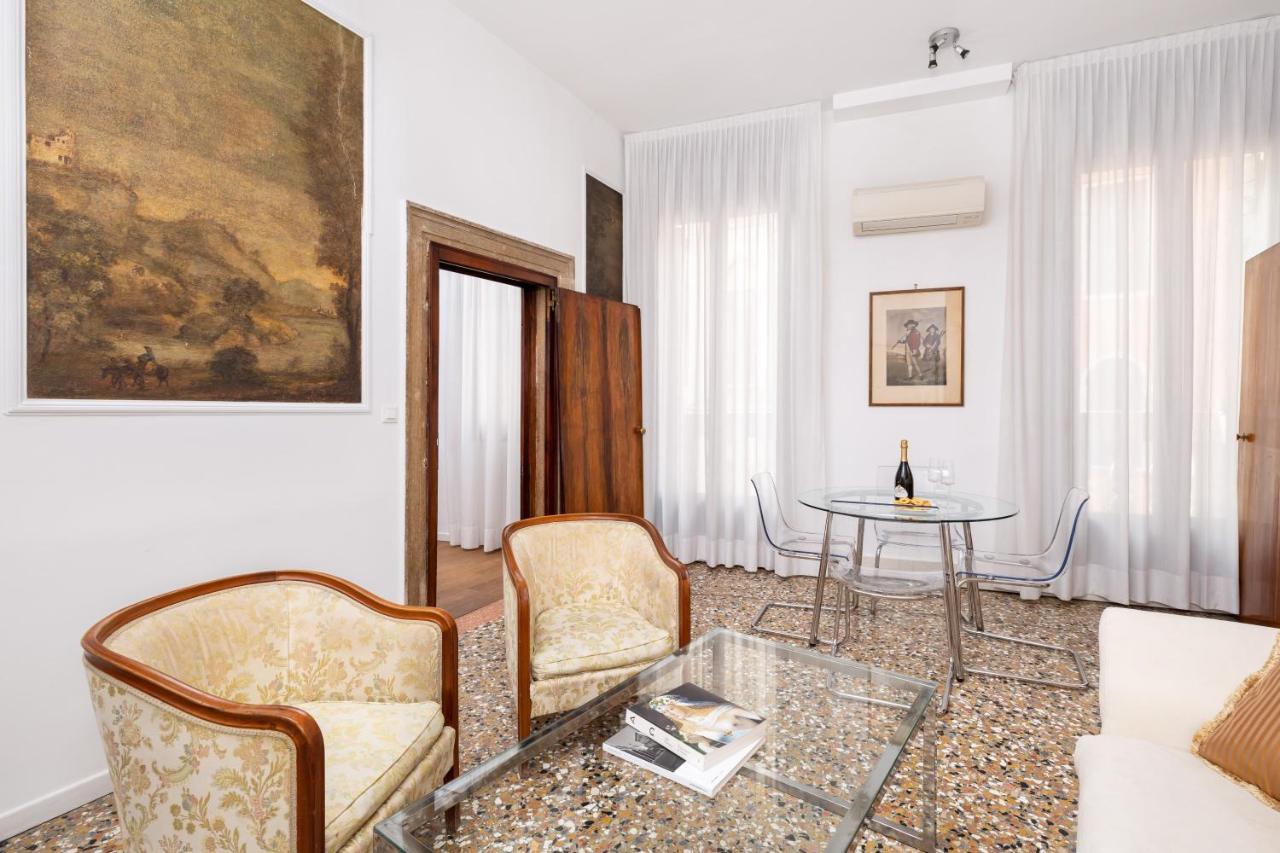 Ca' Foscolo Aparthotel 2*