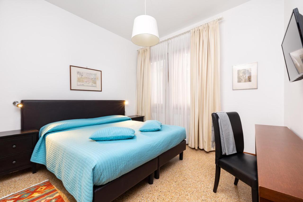 Ca' Foscolo 2* Venice