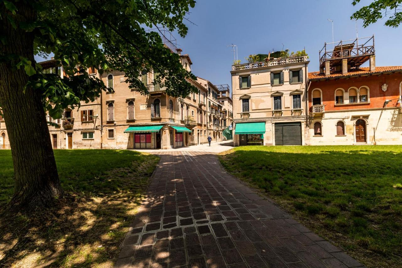 Queen House Apartment