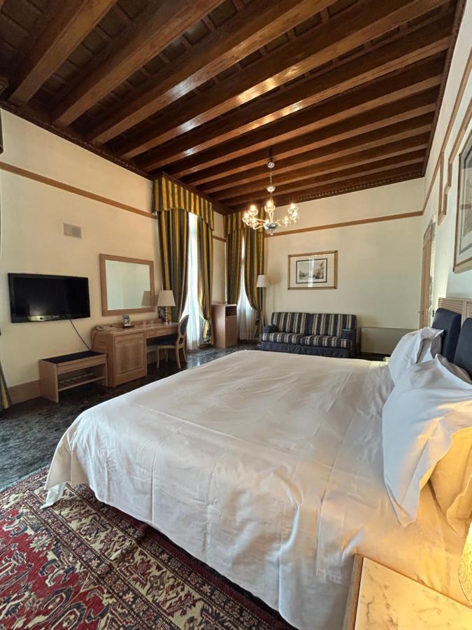 Foscari Palace Hotel