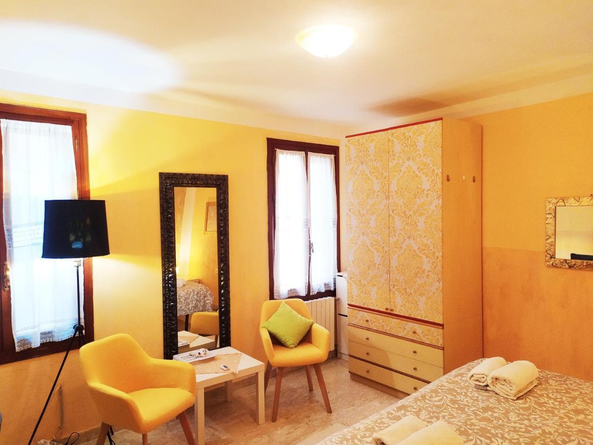 Two Steps From Rialto Bridge Guest house Venice