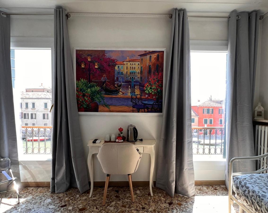 Homestay Canal View *