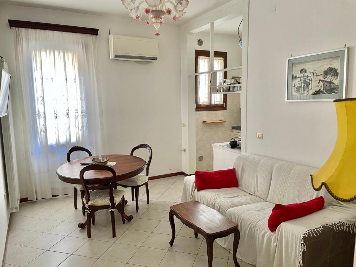 Queen House Apartment *