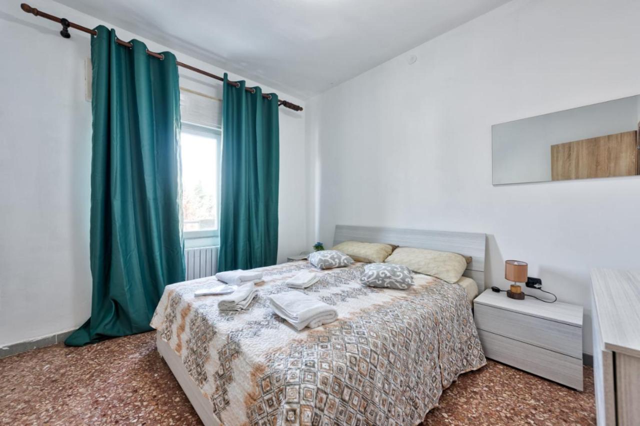 H&s Apt Private 3 Bedroom Apartment *