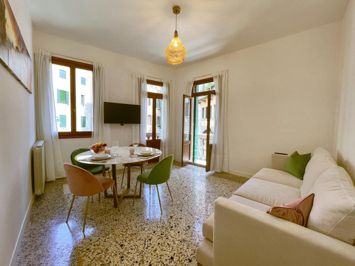 Apartment Splendid “true Apartment” Overlooking Water Venice