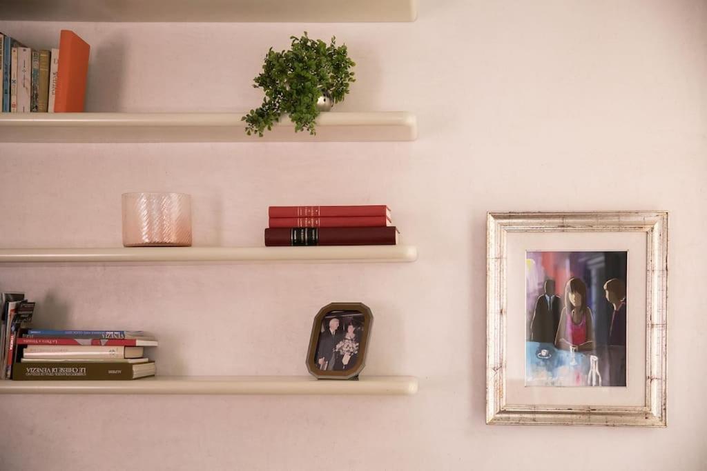 Classy Spacious Close To St.mark Square