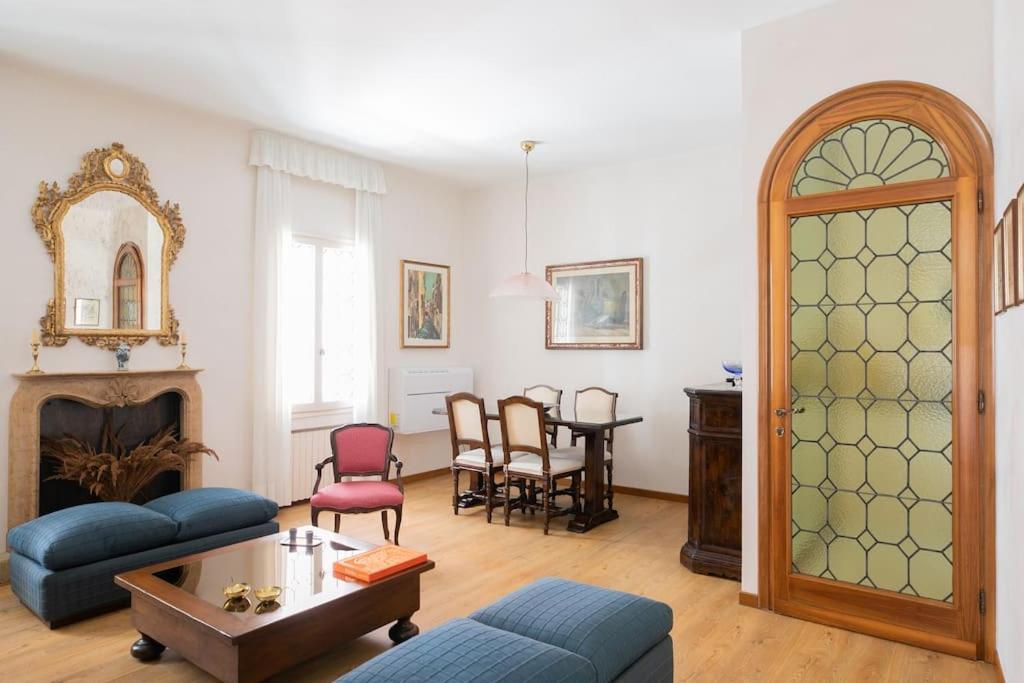 Apartment Classy Spacious Close To St.mark Square Venice